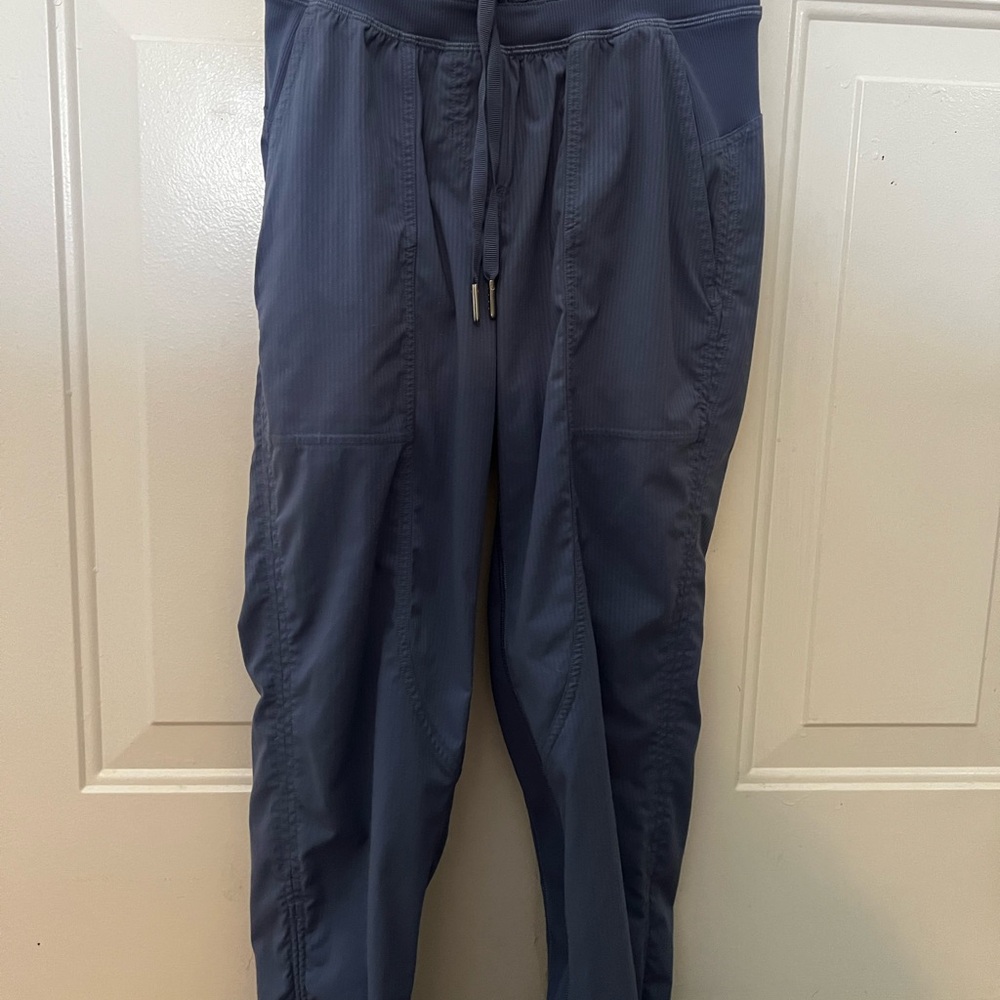 Lululemon Athletica Blue Dance cropped pants